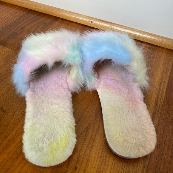Tie Dye Furry Slippers Slides - Picture 3 of 4